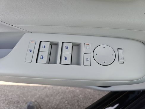 Used 2024 Hyundai Kona SE FWD image 29
