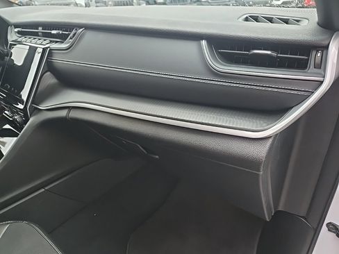 Used 2024 Jeep Grand Cherokee Altitude image 73