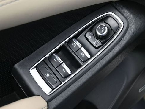 Used 2022 Subaru Ascent Limited w/ Technology Package image 13