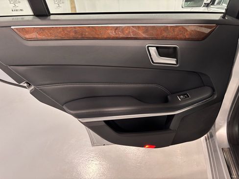 Used 2014 Mercedes-Benz E 250 BlueTEC 4MATIC Sedan image 22