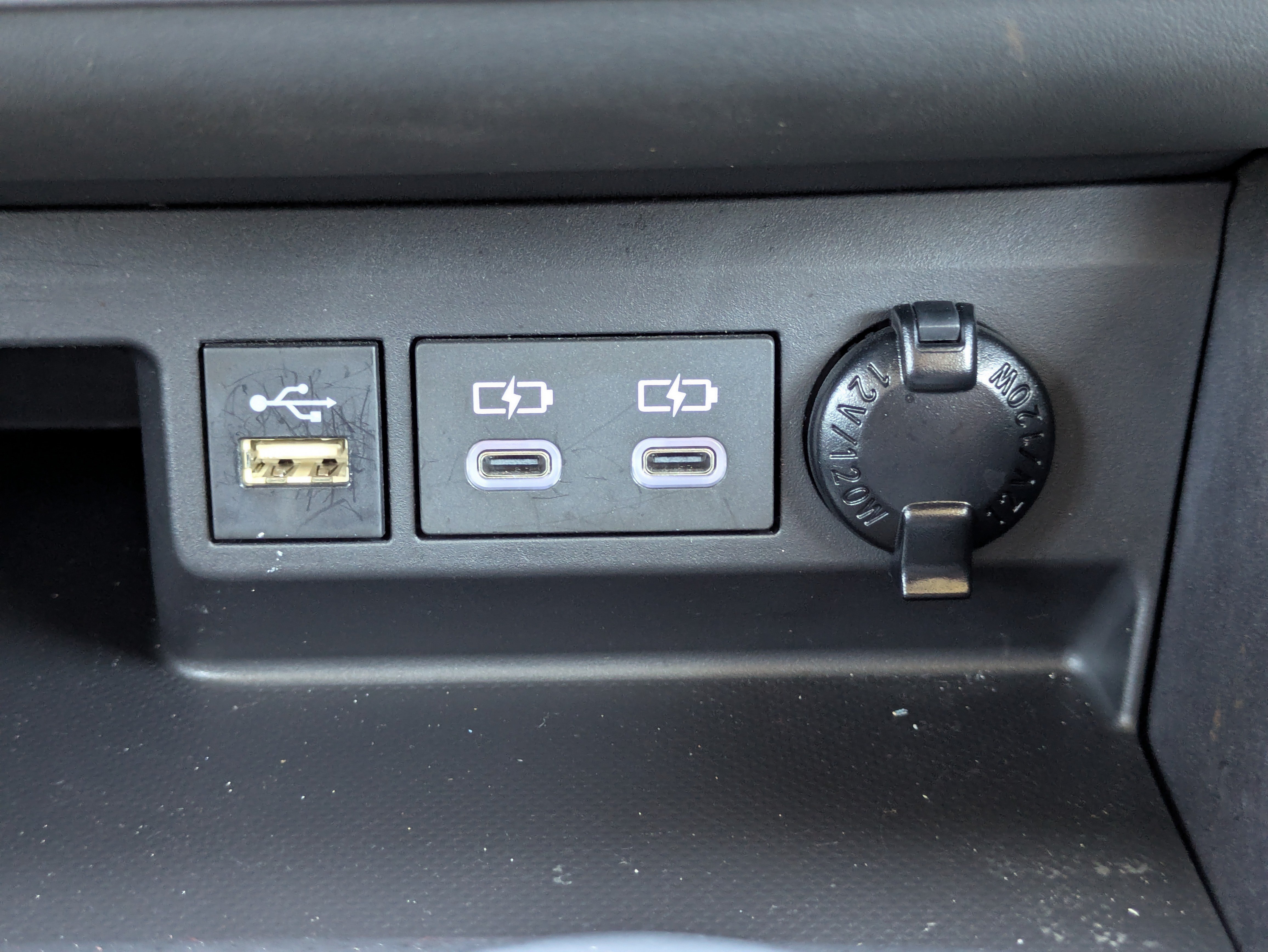 Used 2023 Toyota Highlander XLE FWD image 26