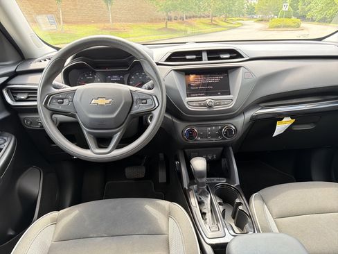 Used 2023 Chevrolet TrailBlazer LT FWD image 21