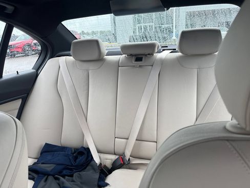 Used 2015 BMW 320i xDrive Sedan AWD/4WD image 10