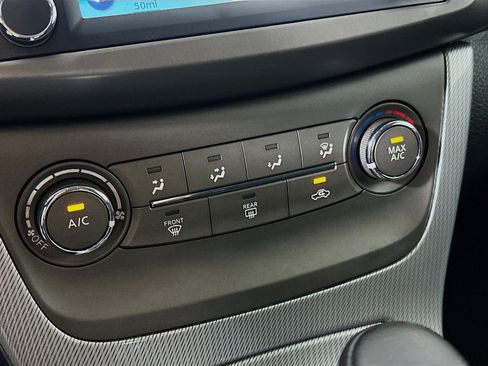 Used 2014 Nissan Sentra SR w/ SR Driver Package FWD image 23