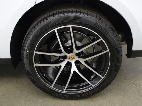 New 2026 Porsche Macan image 13