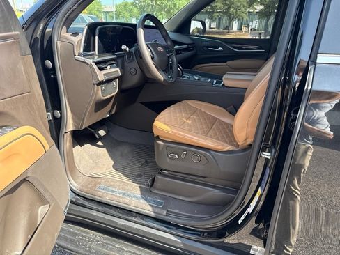 Certified 2023 Cadillac Escalade Premium Luxury RWD image 12