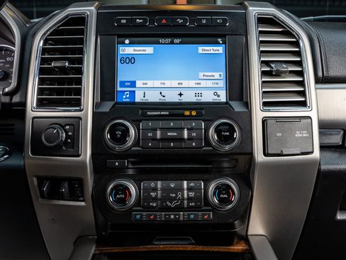 Used 2017 Ford F350 Platinum w/ Platinum Ultimate Package image 24