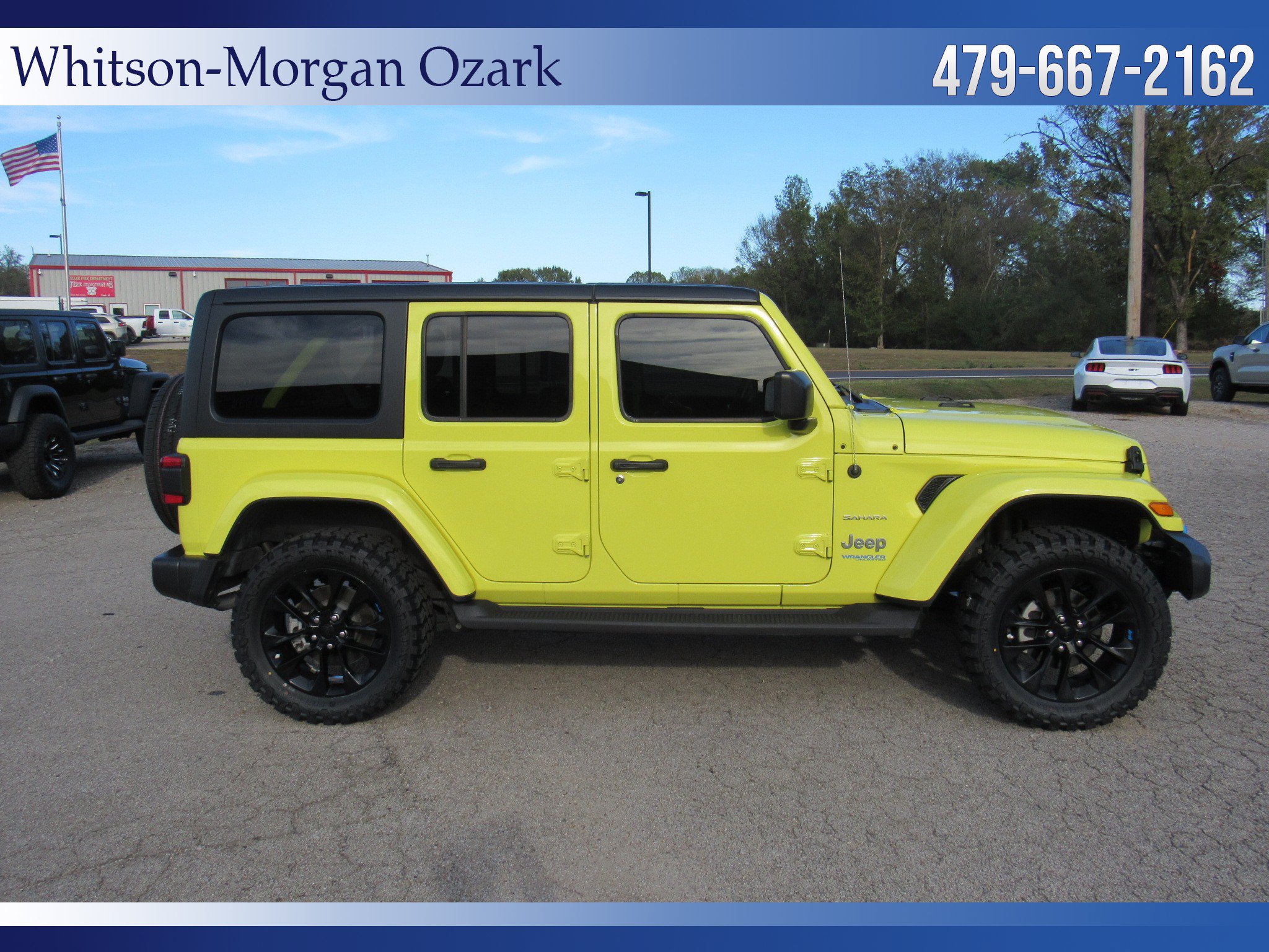 Used 2022 Jeep Wrangler Unlimited Sahara w/ Cold Weather Group AWD/4WD image 15