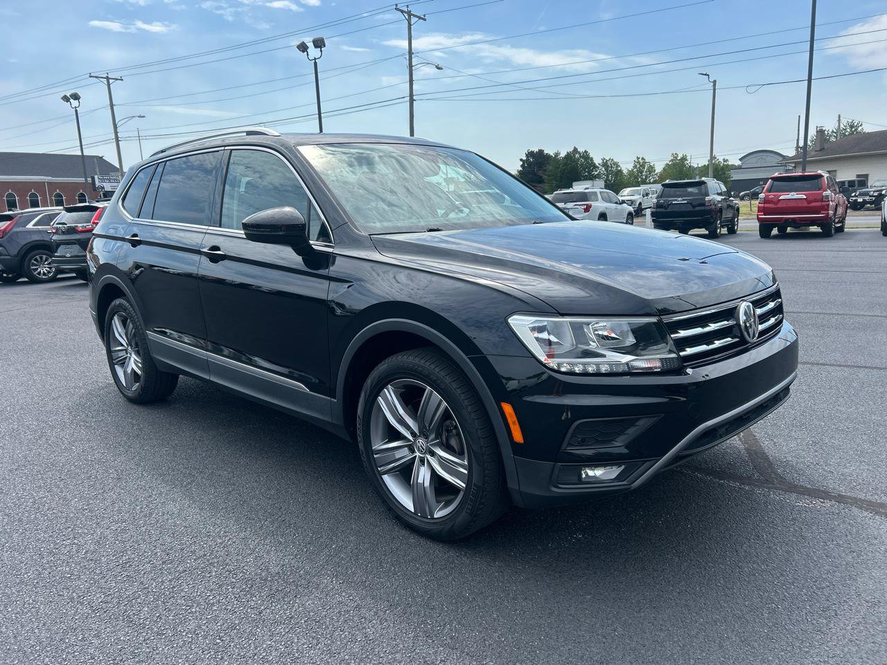 Used 2021 Volkswagen Tiguan SEL w/ 3-Row Tiguan MDO Package FWD image 3