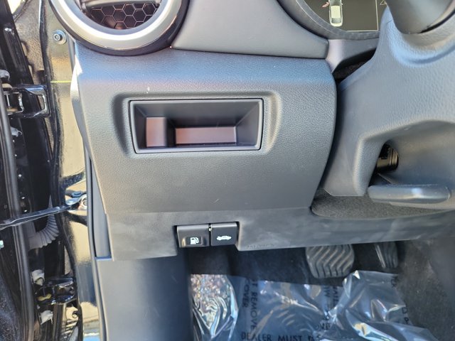 Used 2025 Nissan Versa SR w/ Trunk Package FWD image 21
