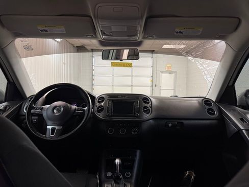 Used 2018 Volkswagen Tiguan Limited AWD/4WD image 21