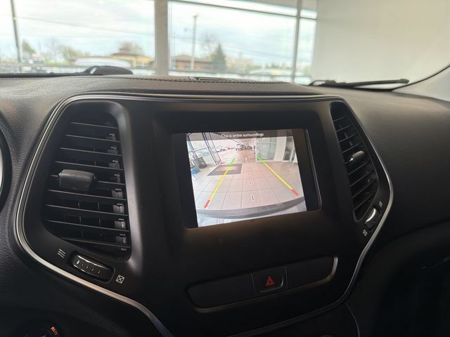Used 2019 Jeep Cherokee Latitude Plus FWD image 24