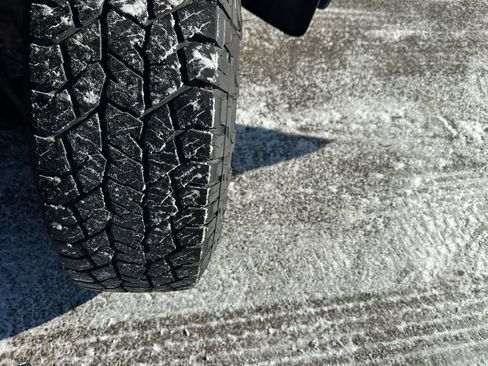 Used 2018 Chevrolet Silverado 2500 LT w/ LT Convenience Package image 16