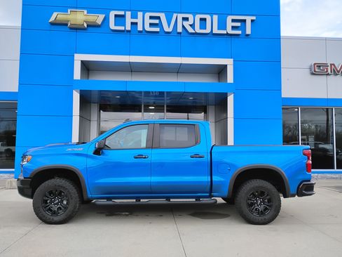 Used 2022 Chevrolet Silverado 1500 ZR2 w/ Technology Package AWD/4WD image 33