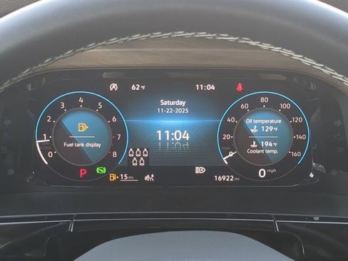 Used 2025 Volkswagen Atlas SE image 26