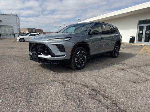 Used 2025 Buick Enclave Sport Touring image 3