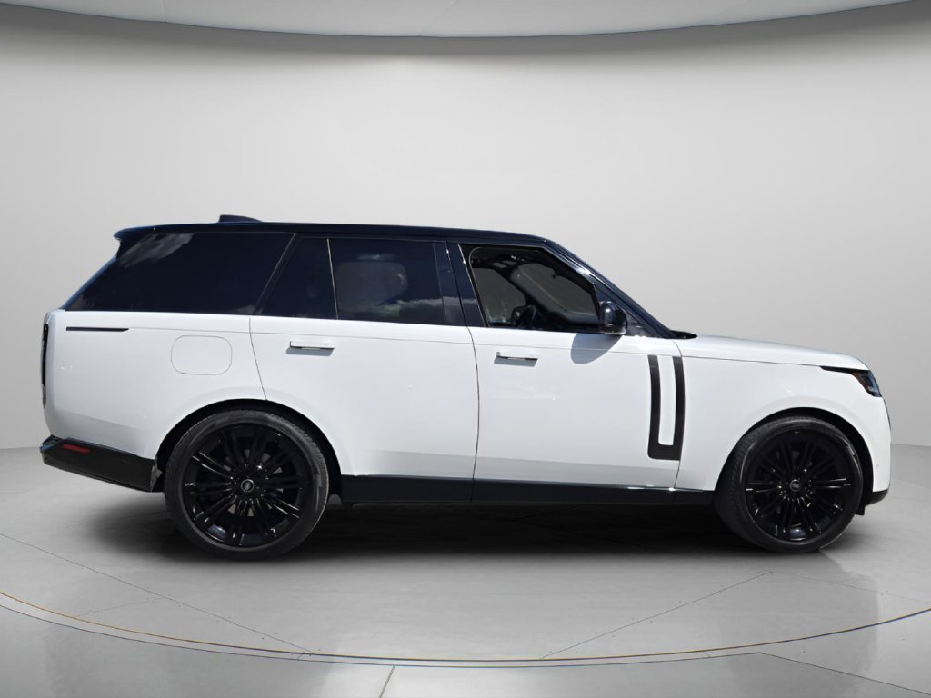 Used 2023 Land Rover Range Rover SE AWD/4WD image 4