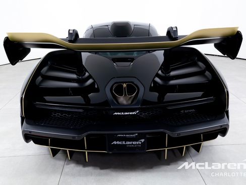 Used 2019 McLaren Senna RWD image 8