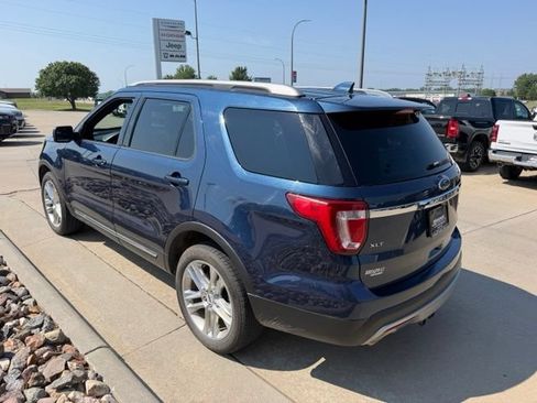 Used 2016 Ford Explorer XLT w/ Equipment Group 202A AWD/4WD image 8