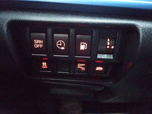 Used 2020 Subaru Crosstrek Hybrid image 17