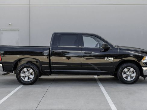 Used 2022 RAM 1500 Classic SLT RWD image 10