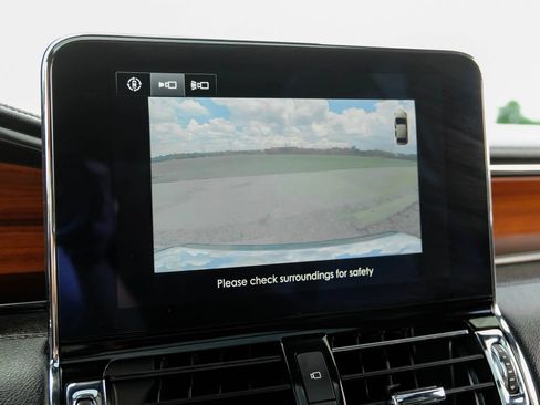 Used 2018 Lincoln Navigator Select AWD/4WD image 29