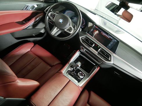 Used 2022 BMW X6 xDrive40i w/ M Sport Package image 9
