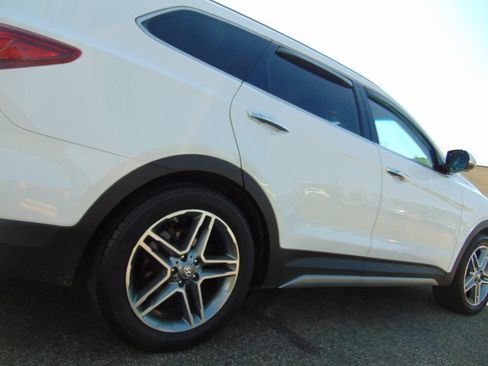 Used 2017 Hyundai Santa Fe Limited AWD/4WD image 15