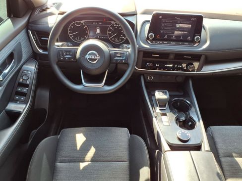 Used 2023 Nissan Rogue SV AWD/4WD image 2