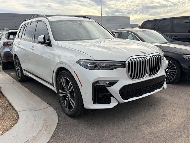 Used 2021 BMW X7 xDrive40i w/ M Sport Package AWD/4WD image 3