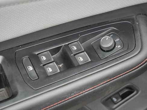 Certified 2025 Volkswagen Atlas Peak Edition SE image 19