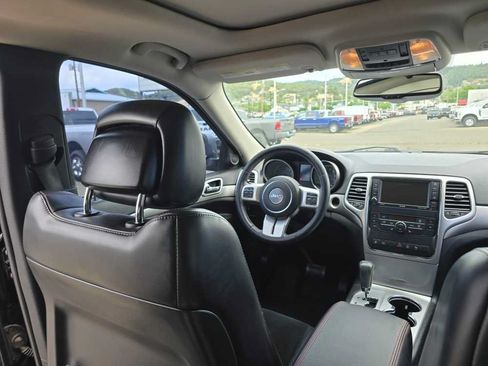 Used 2013 Jeep Grand Cherokee Trailhawk AWD/4WD image 12
