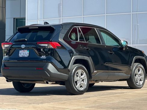 Certified 2022 Toyota RAV4 XLE Premium AWD/4WD image 4