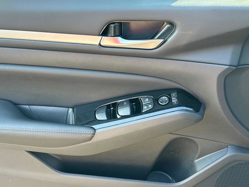 New 2025 Nissan Altima 2.5 SL image 7