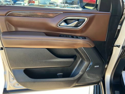 Used 2023 Chevrolet Tahoe High Country image 14