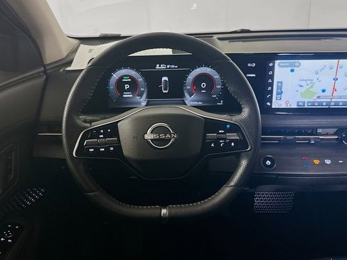 Used 2024 Nissan Ariya FWD image 17