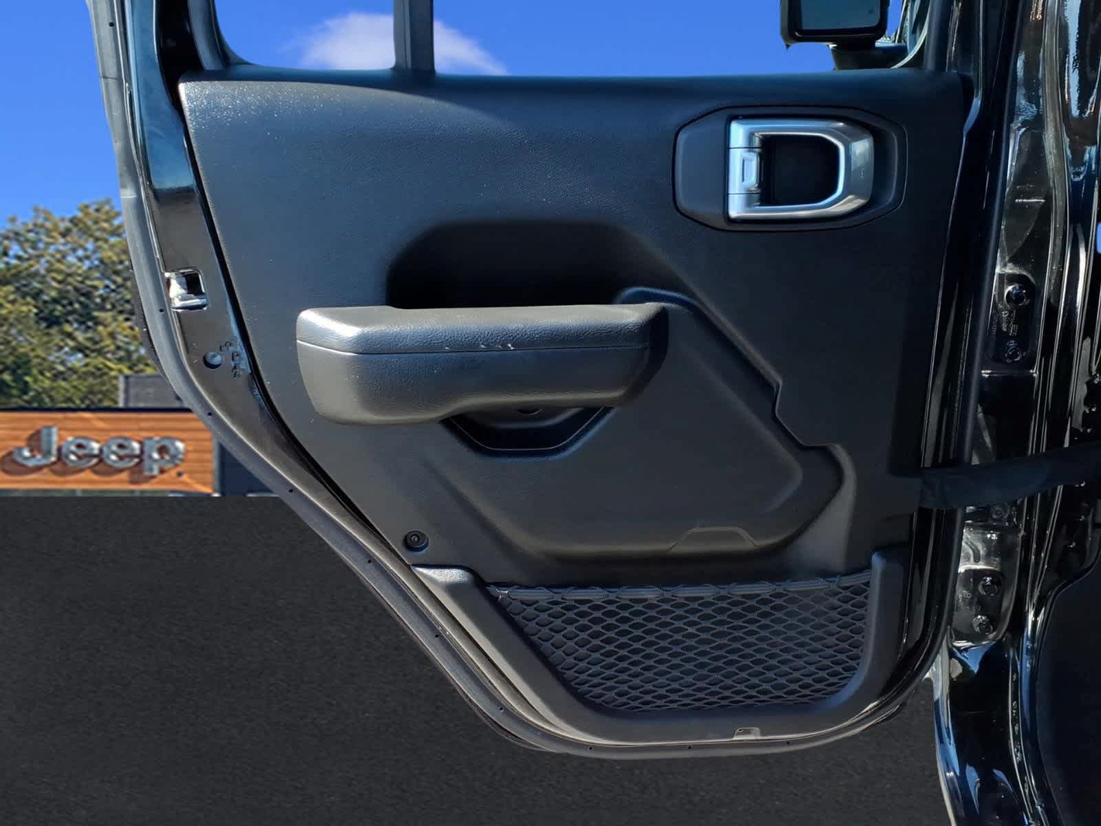 Used 2024 Jeep Wrangler Unlimited Sport AWD/4WD image 27