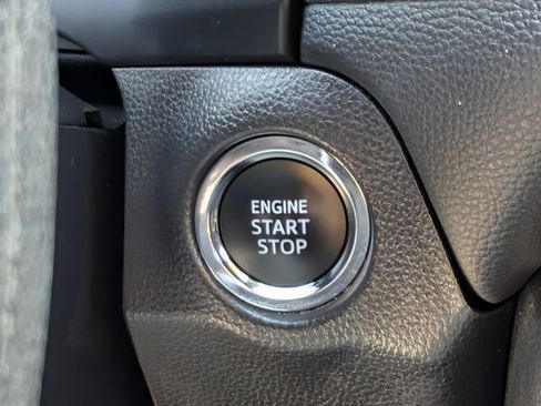 Used 2025 Toyota RAV4 XLE FWD image 18