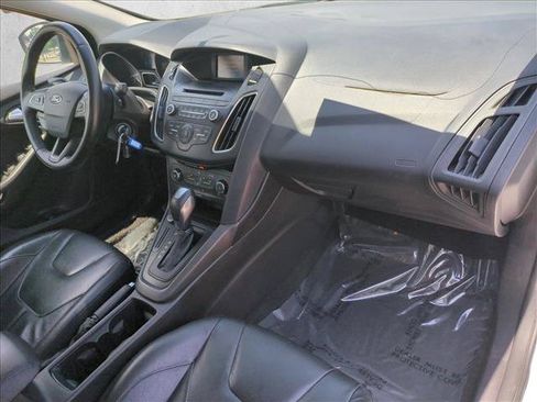 Used 2015 Ford Focus SE w/ Equipment Group 201A FWD image 20