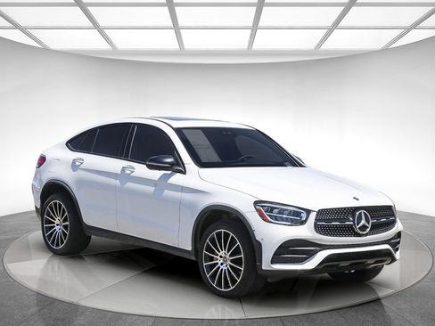 Used 2023 Mercedes-Benz GLC 300 4MATIC Coupe image 5