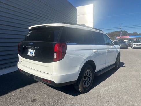 New 2025 Ford Expedition Active image 3