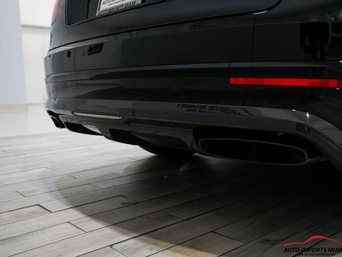 Used 2018 Bentley Bentayga image 23