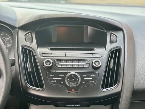 Used 2015 Ford Focus SE FWD image 15