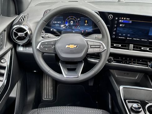 New 2026 Chevrolet Equinox LT w/ Safety and Technology Package FWD image 13