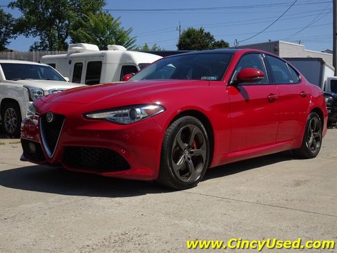 Used 2017 Alfa Romeo Giulia AWD image 3