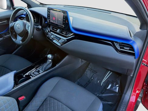 Used 2021 Toyota C-HR XLE FWD image 15