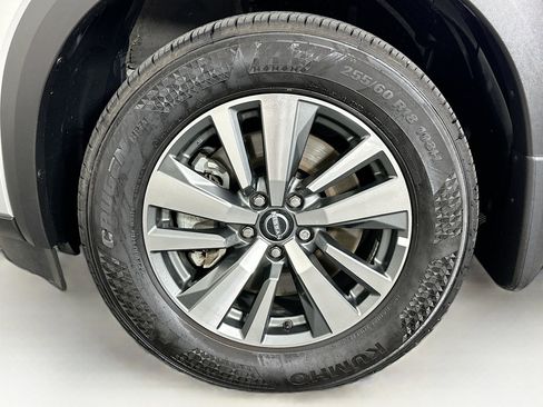 Used 2025 Nissan Pathfinder SL AWD/4WD image 11