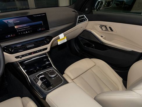 Used 2026 BMW 330i xDrive Sedan w/ Premium Package image 37