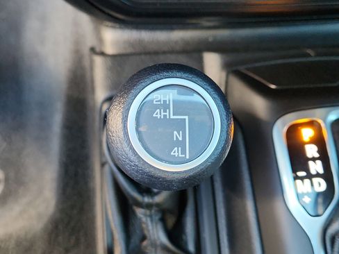 Used 2021 Jeep Gladiator Sport image 25