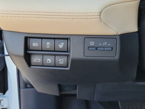 Used 2019 Toyota Avalon Limited w/ Advanced Safety Package FWD image 26